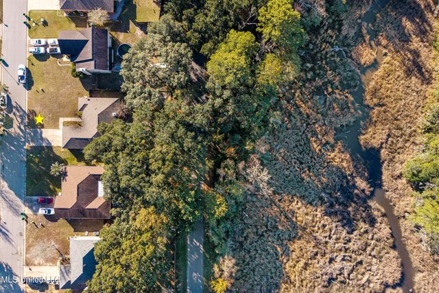 2313 Rue Beaux Chenes, Ocean Springs, MS 39564