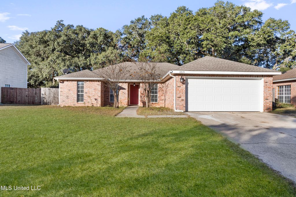 2313 Rue Beaux Chenes, Ocean Springs, MS 39564