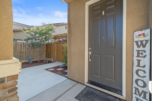 3038 Bora Avenue, Tulare, CA 93274