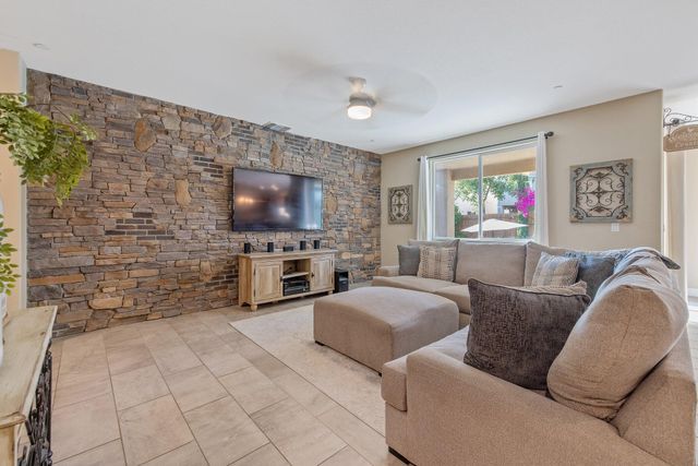 3038 Bora Avenue, Tulare, CA 93274