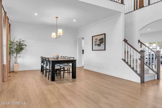 5 Patriot Street, Farmingdale, NJ 07727