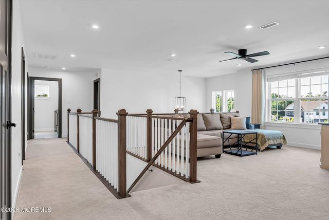 5 Patriot Street, Farmingdale, NJ 07727