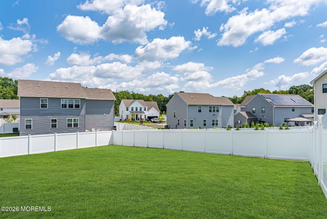 5 Patriot Street, Farmingdale, NJ 07727