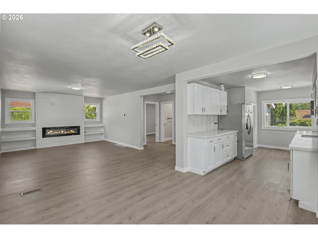 750 Se 135TH Ave, Portland, OR 97233