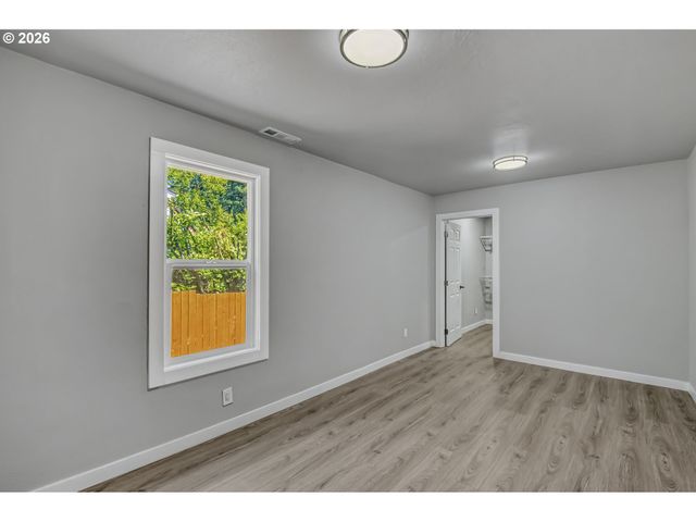 750 Se 135TH Ave, Portland, OR 97233