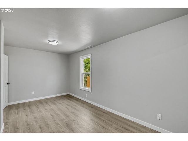 750 Se 135TH Ave, Portland, OR 97233