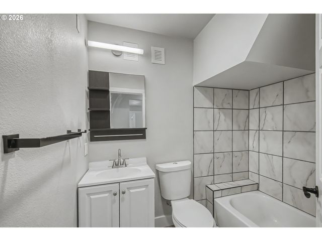 750 Se 135TH Ave, Portland, OR 97233