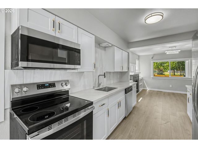 750 Se 135TH Ave, Portland, OR 97233