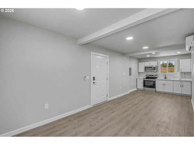 750 Se 135TH Ave, Portland, OR 97233