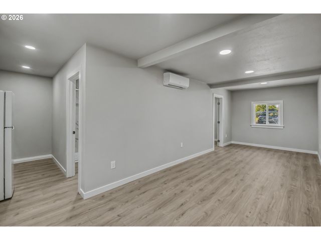 750 Se 135TH Ave, Portland, OR 97233