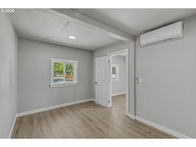 750 Se 135TH Ave, Portland, OR 97233