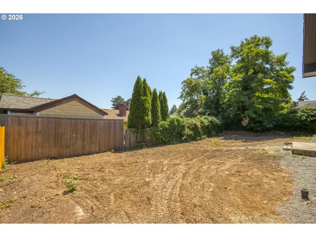 750 Se 135TH Ave, Portland, OR 97233