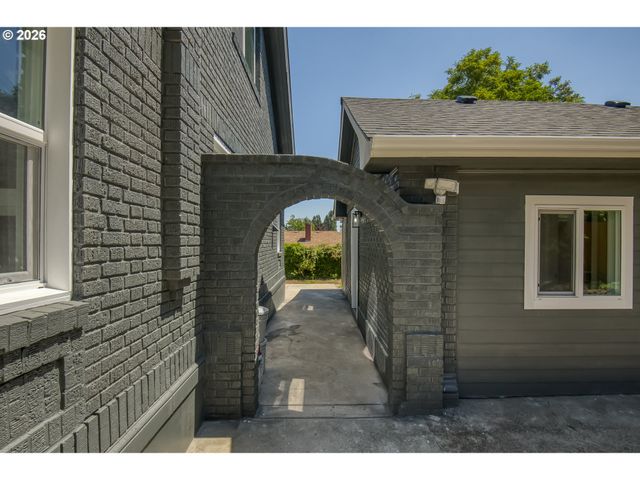 750 Se 135TH Ave, Portland, OR 97233