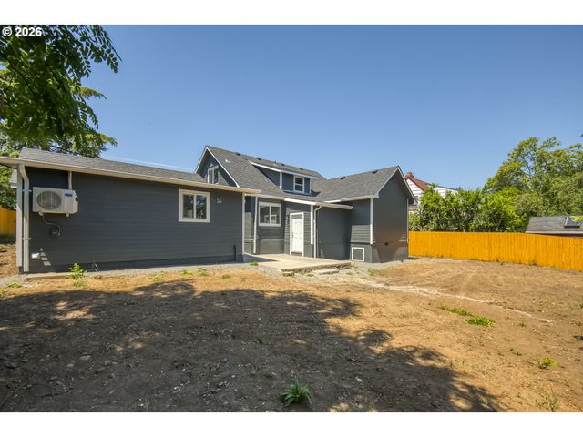 750 Se 135TH Ave, Portland, OR 97233