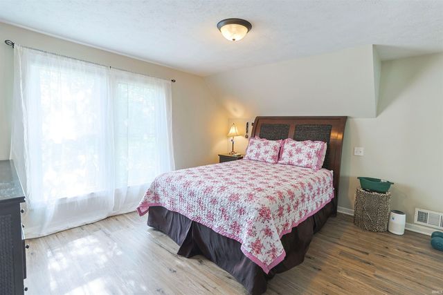 410 W Lawrence Street, Mishawaka, IN 46545