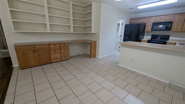 916 Heberle Drive, Burleson, TX 76028