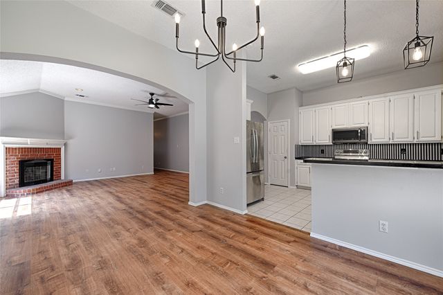 8737 San Joaquin Trail, Fort Worth, TX 76118