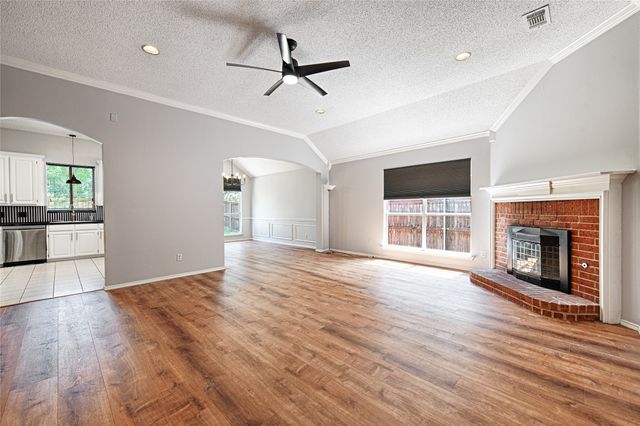 8737 San Joaquin Trail, Fort Worth, TX 76118