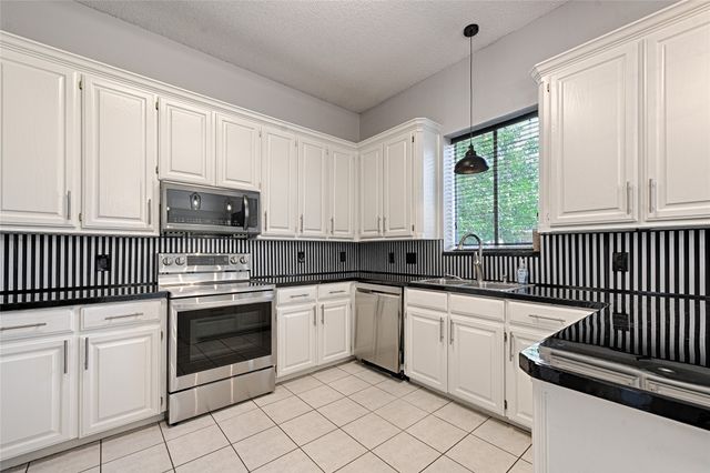 8737 San Joaquin Trail, Fort Worth, TX 76118