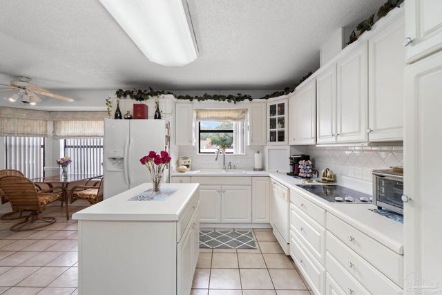 8560 Westview Ln, Pensacola, FL 32514