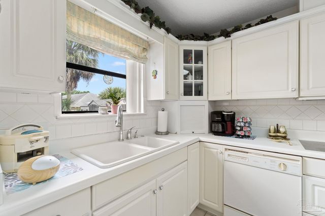 8560 Westview Ln, Pensacola, FL 32514