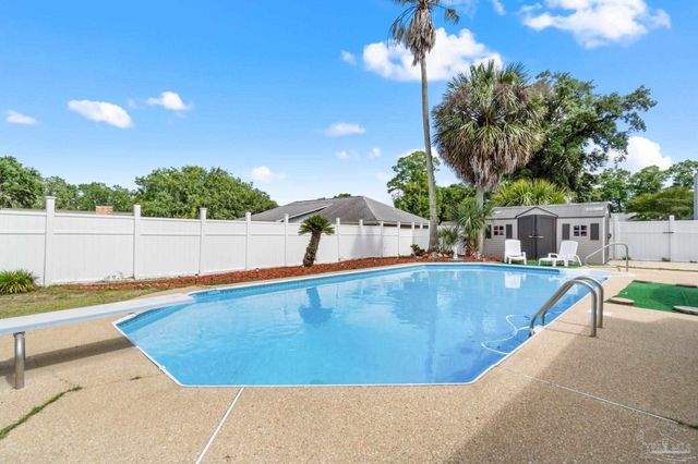 8560 Westview Ln, Pensacola, FL 32514