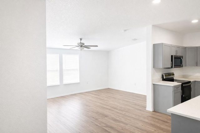 10121 EVANSTON LANE, Wesley Chapel, FL 33545