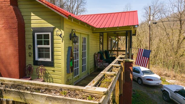 9950 Chestnut Ridge Road, Eidson, TN 37731