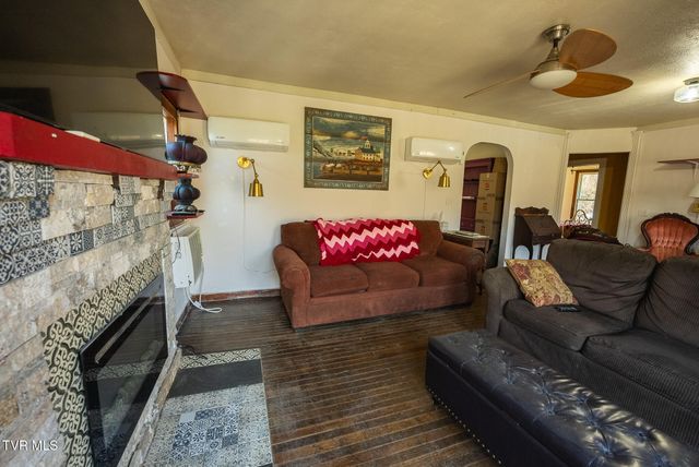 9950 Chestnut Ridge Road, Eidson, TN 37731