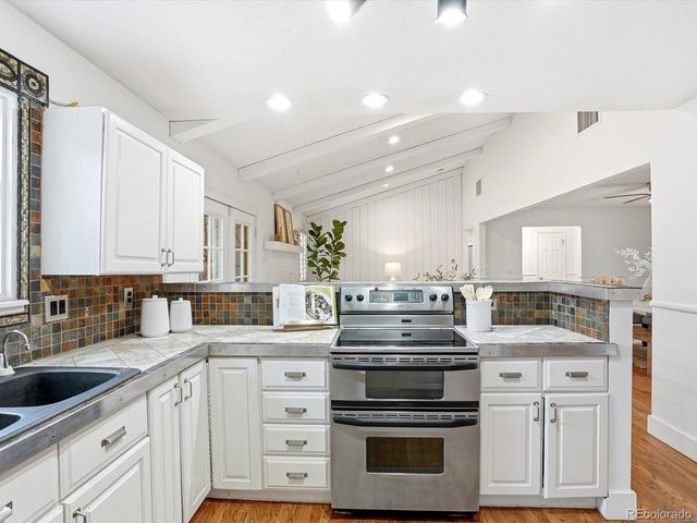 6886 S Pitkin Street, Foxfield, CO 80016