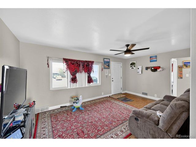 880 Lansing St, Aurora, CO 80010