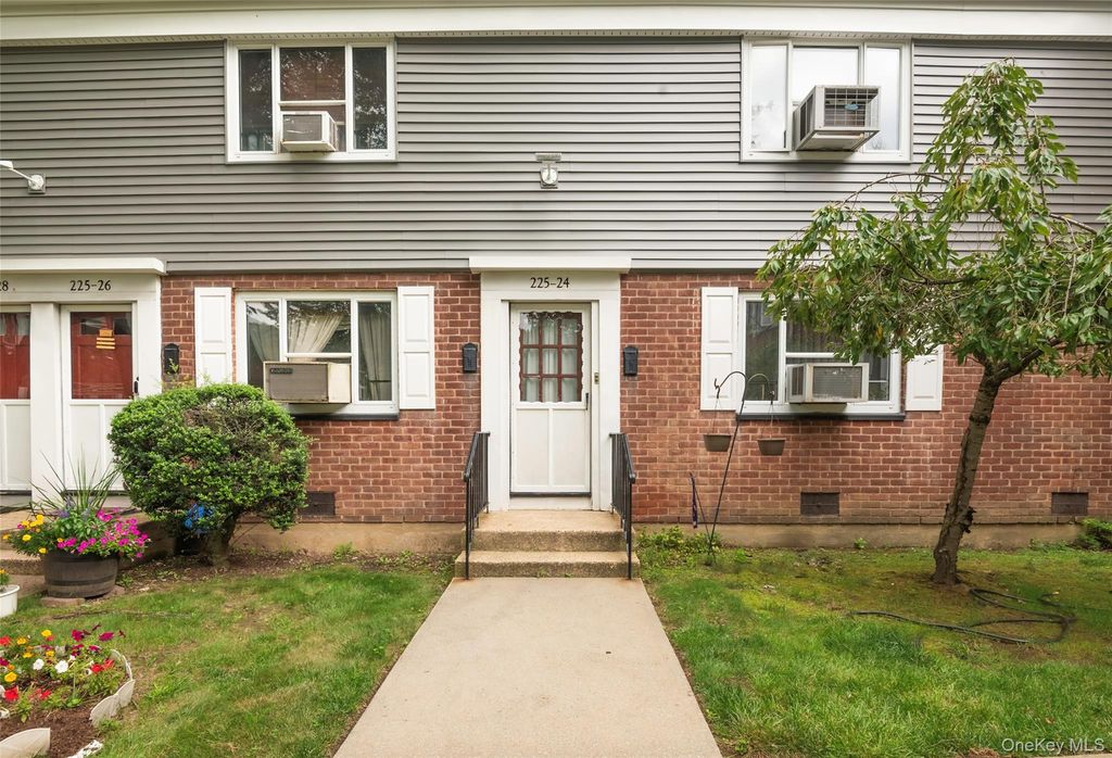 225-24 Manor Road 814, Queens Village, NY 11427 — exterior