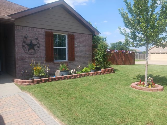 12622 Azure Heights Place, Rhome, TX 76078