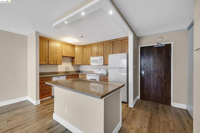 555 Pierce St 1424, Albany, CA 94706