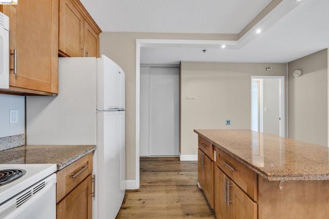 555 Pierce St 1424, Albany, CA 94706