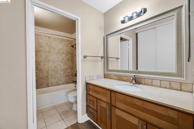 555 Pierce St 1424, Albany, CA 94706