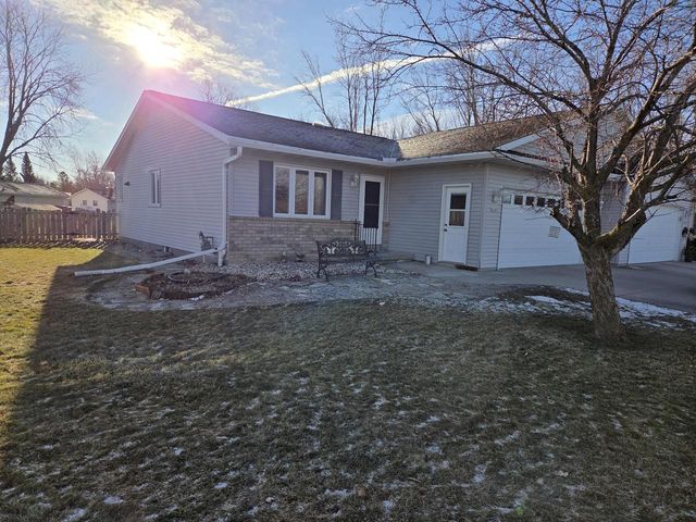 2209 Virginia DRIVE, Manitowoc, WI 54220