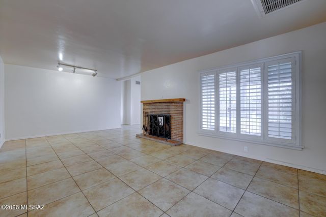 6260 E 2nd Street, Tucson, AZ 85711