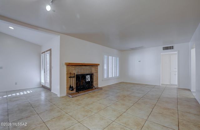 6260 E 2nd Street, Tucson, AZ 85711