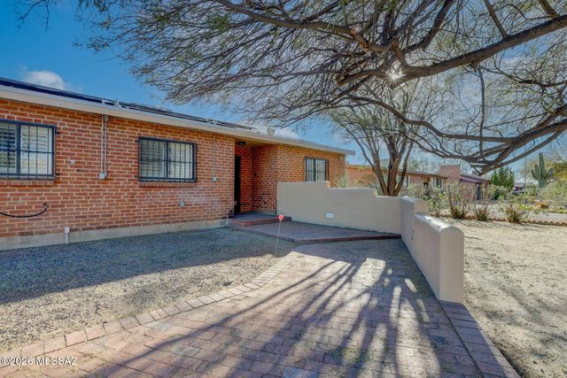 6260 E 2nd Street, Tucson, AZ 85711