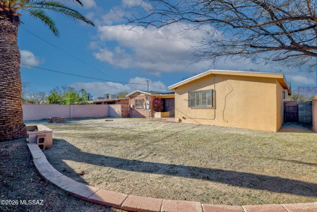 6260 E 2nd Street, Tucson, AZ 85711