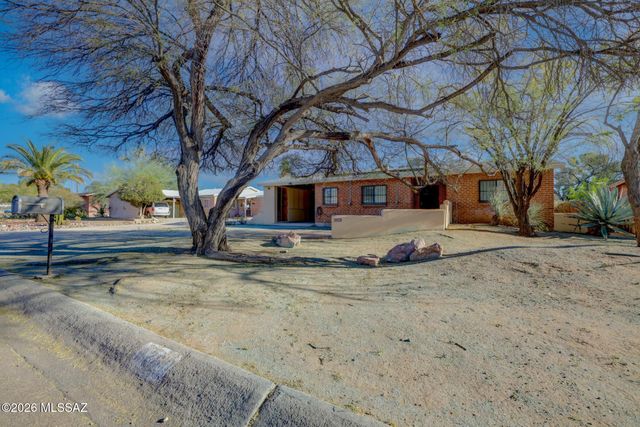 6260 E 2nd Street, Tucson, AZ 85711