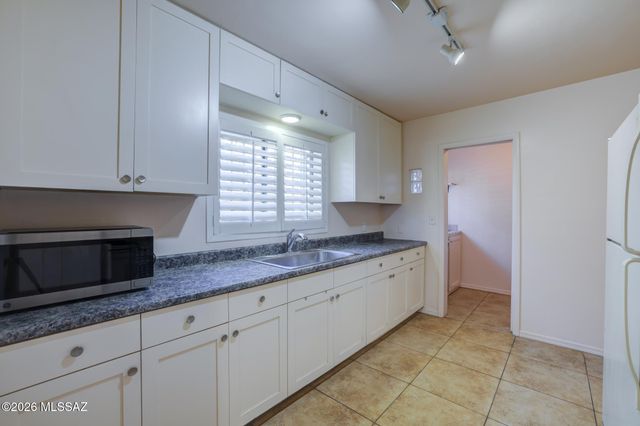 6260 E 2nd Street, Tucson, AZ 85711