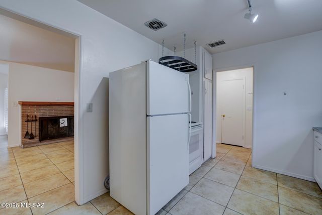 6260 E 2nd Street, Tucson, AZ 85711