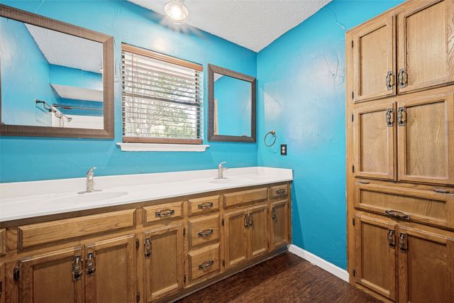 3204 Broken Arrow Road, Denton, TX 76209