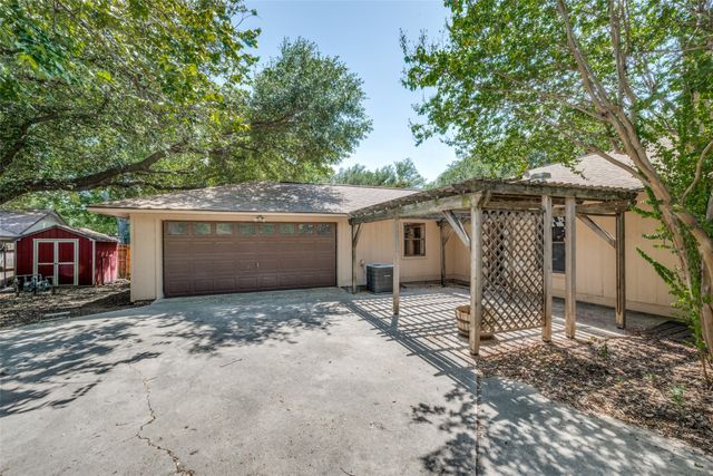 3204 Broken Arrow Road, Denton, TX 76209