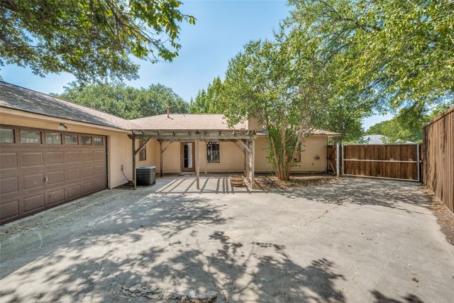 3204 Broken Arrow Road, Denton, TX 76209