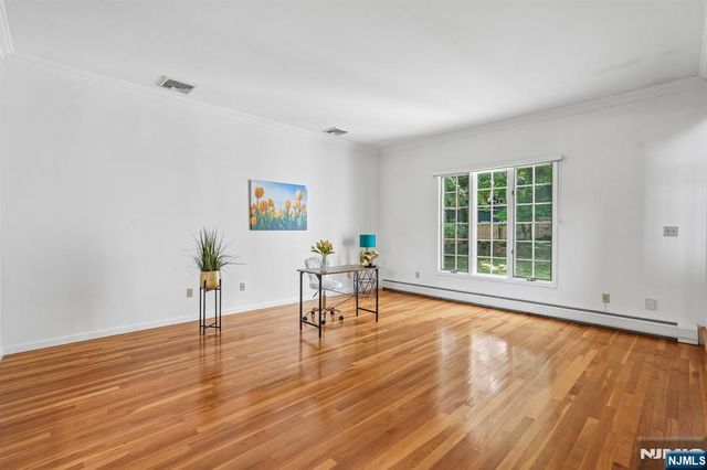 11 Carrington Court, Woodcliff Lake, NJ 07677