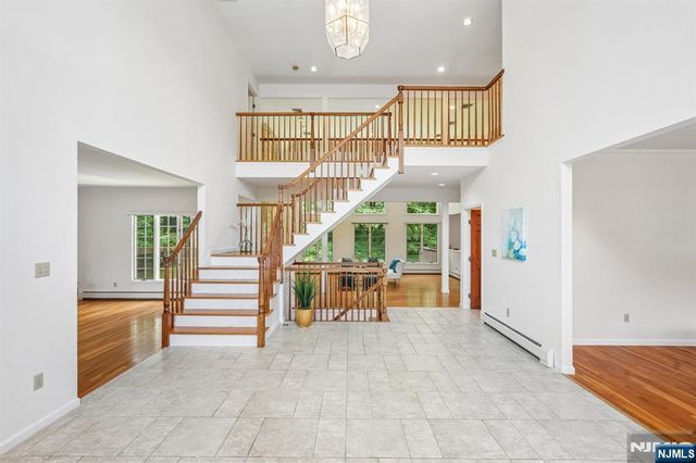 11 Carrington Court, Woodcliff Lake, NJ 07677