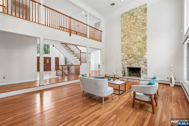 11 Carrington Court, Woodcliff Lake, NJ 07677